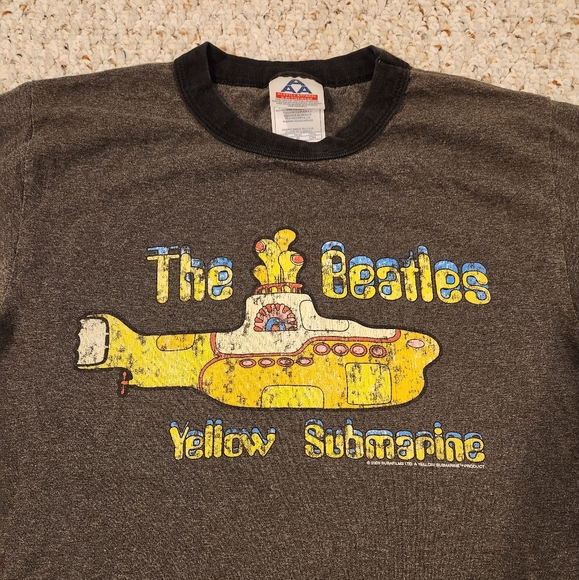 Vintage The Beatles Yellow Submarine 2003 t-shirt, women's size small - Picture 2 of 5